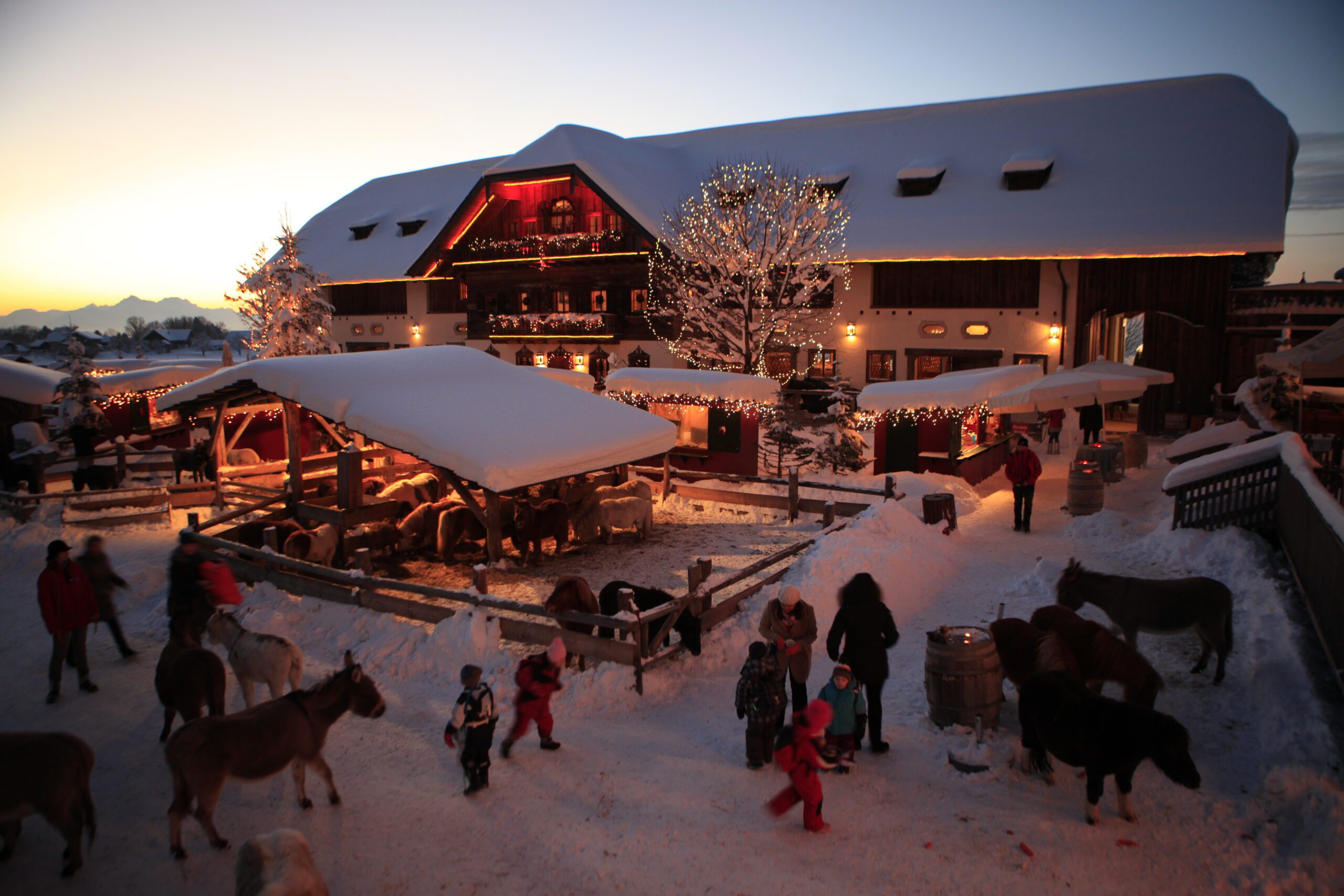 Weihnachtsmarkt Gut Aiderbichl Salzburger Seenland